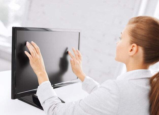 Структура и основные компоненты LCD-дисплея
