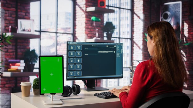 Запуск и конфигурация проекта в Atmel Studio
